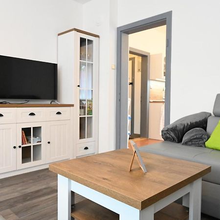 Rodinny Apartman U Broumovskeho Namesti Экстерьер фото